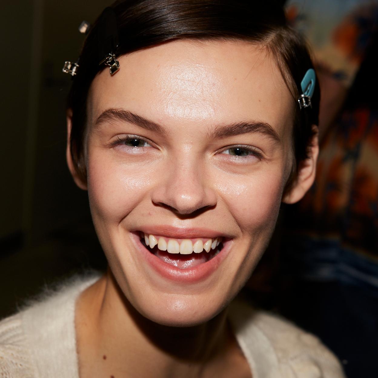 Pincha en la imagen para conocer correctores de maquillaje que no se cuartean, cubren (muy) bien las imperfecciones y son perfectos para las pieles sensibles. 