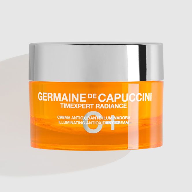 Timexpert Radiance C+ es una crema revitalizante que ayuda a retrasar el envejecimiento cutáneo. Su fórmula está creada para potenciar los efectos de la vitamina C, por lo que, la piel se verá elástica y luminosa desde el primer momento. (44,50 euros).