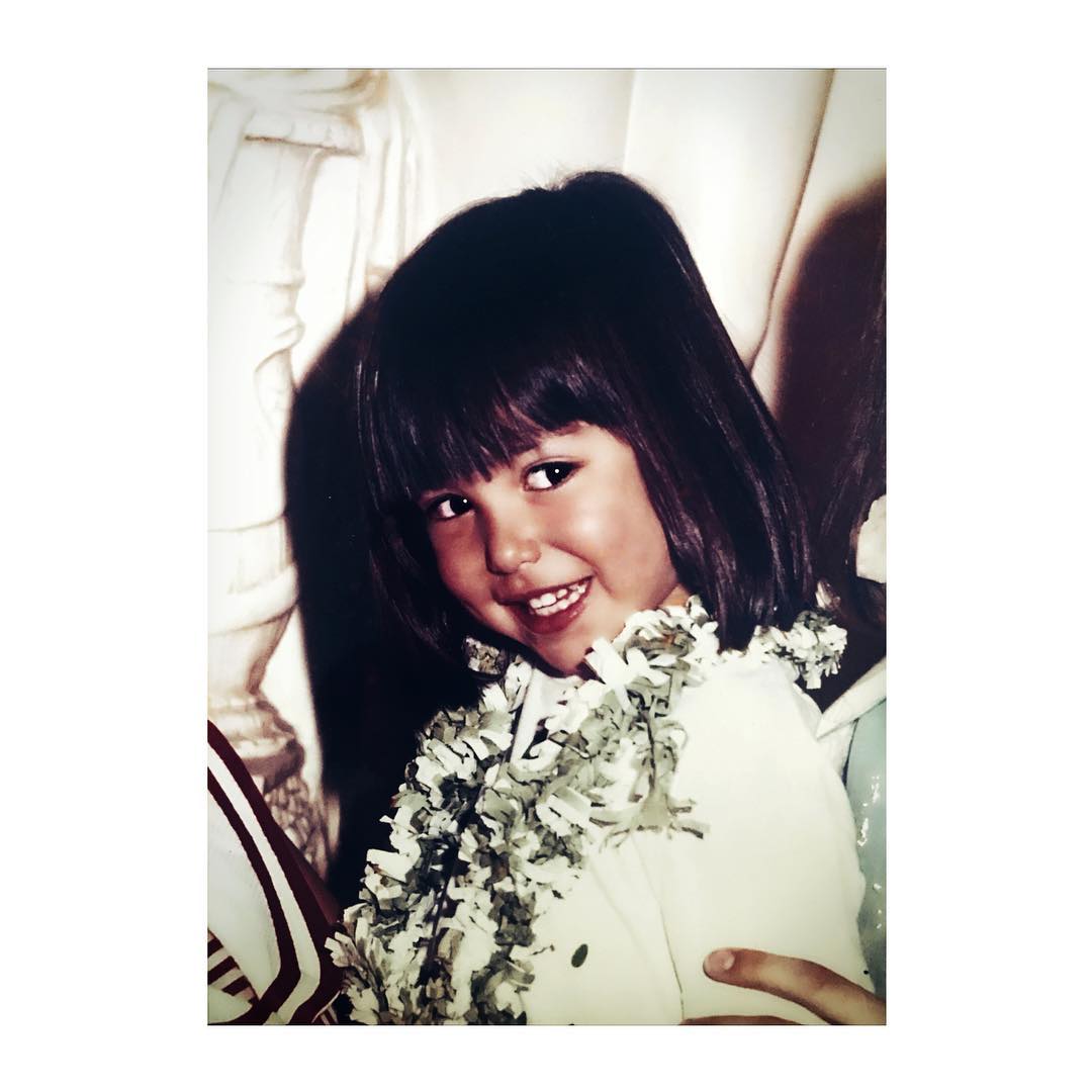 Famosa antes de nacer, Tamara Falcó lleva siendo protagonista de la crónica social en España toda su vida. En la imagen, la pequeña Tami de niña, siendo esta la foto que abre su galería de Instagram y todo un álbum de recuerdos que comparte en las redes sociales con más un millón de seguidores.