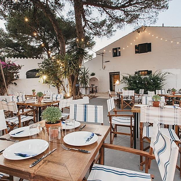 Burdell de Foc, un restaurante para vivir Menorca con los cinco sentidos.