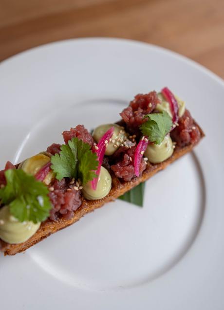 Imagen - El gofre de camarones y tartar de atún de Killo. /KILLO