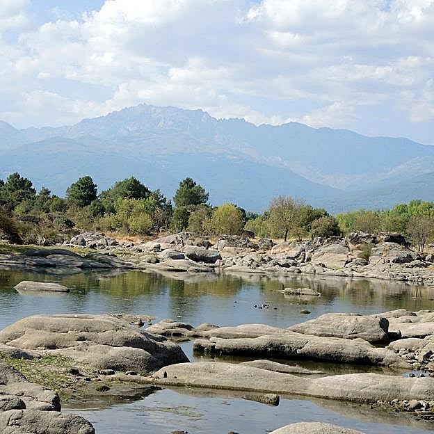 Las piscinas naturales de Arenas de San Pedro son perfectas para darse un refrescante baño entre truchas.