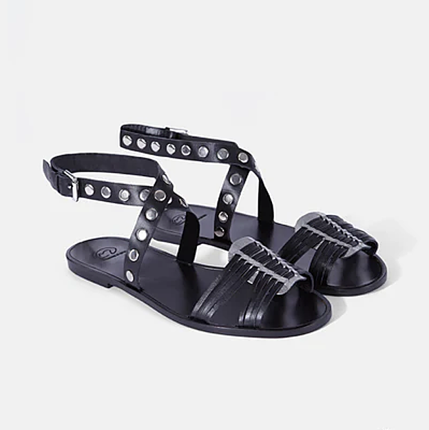 Las sandalias de Virginia Troconis.