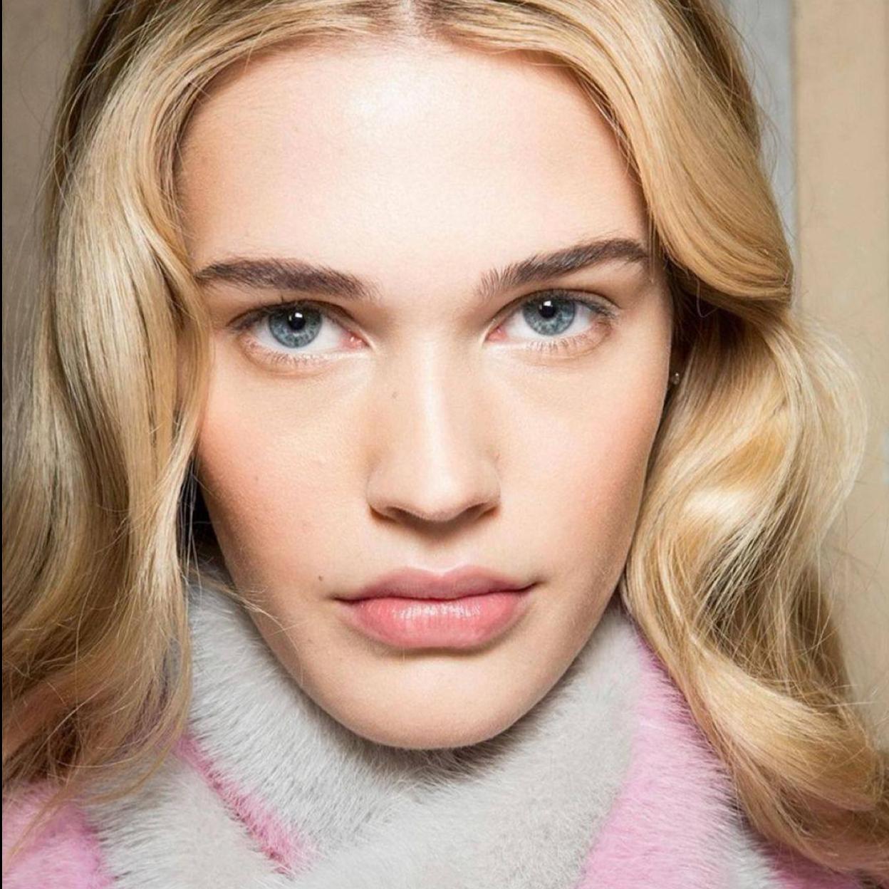 Sérums concentrados que suavizan las líneas de expresión y arrugas más pronunciadas