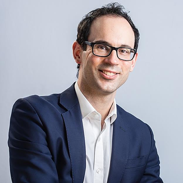 A qué edad se hace visible el envejecimiento por tomar el sol y otras dudas resueltas por el dermatólogo más prestigioso