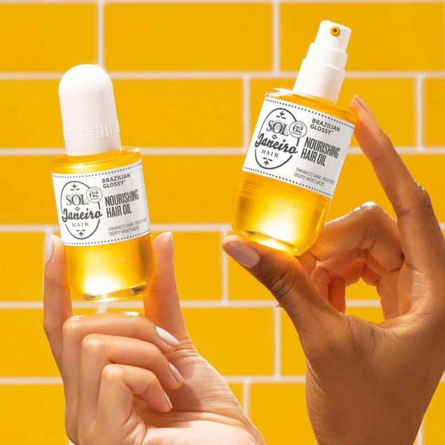 El Brazilian Glossy de Sol de Janeiro protege del calor, fija el peinado y aporta brillo a la melena.