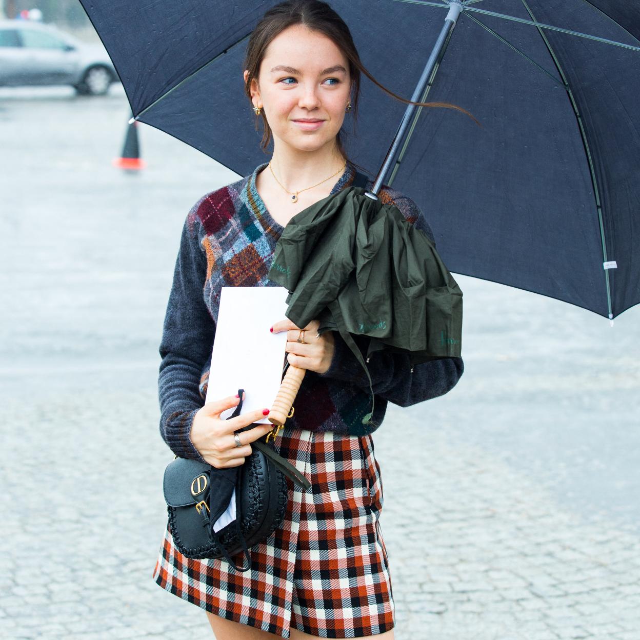 Alexandra de Hannover, la hija favorita de Carolina de Mónaco, bajo la lluvia. 