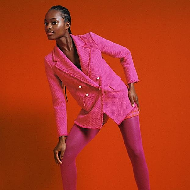 Imagen principal - Prendas en fucsia de la colección que ha lanzado Mango para este otoño.