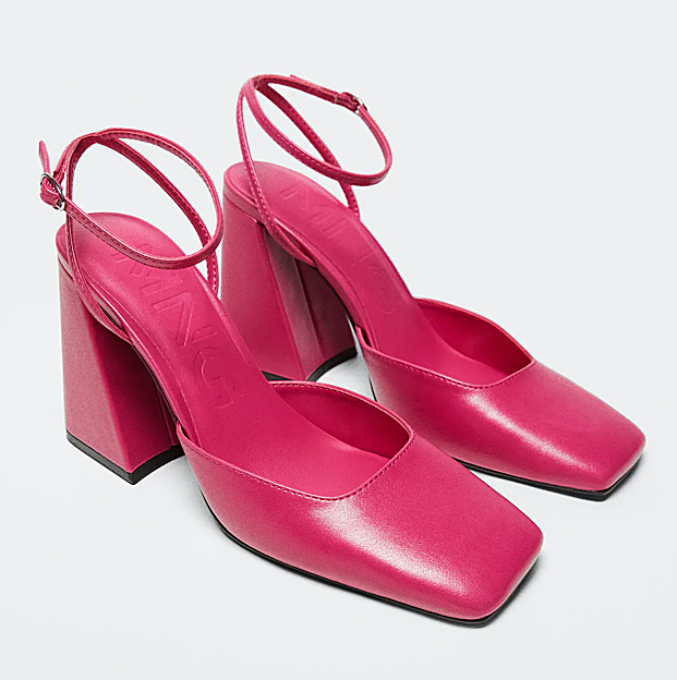 Estos zapatos de tacón cómodo de Mango están disponibles en rosa.