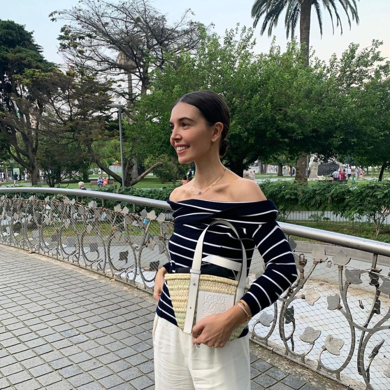 Los jerséis con escote barco vuelven a colarse en las tendencias de otoño.