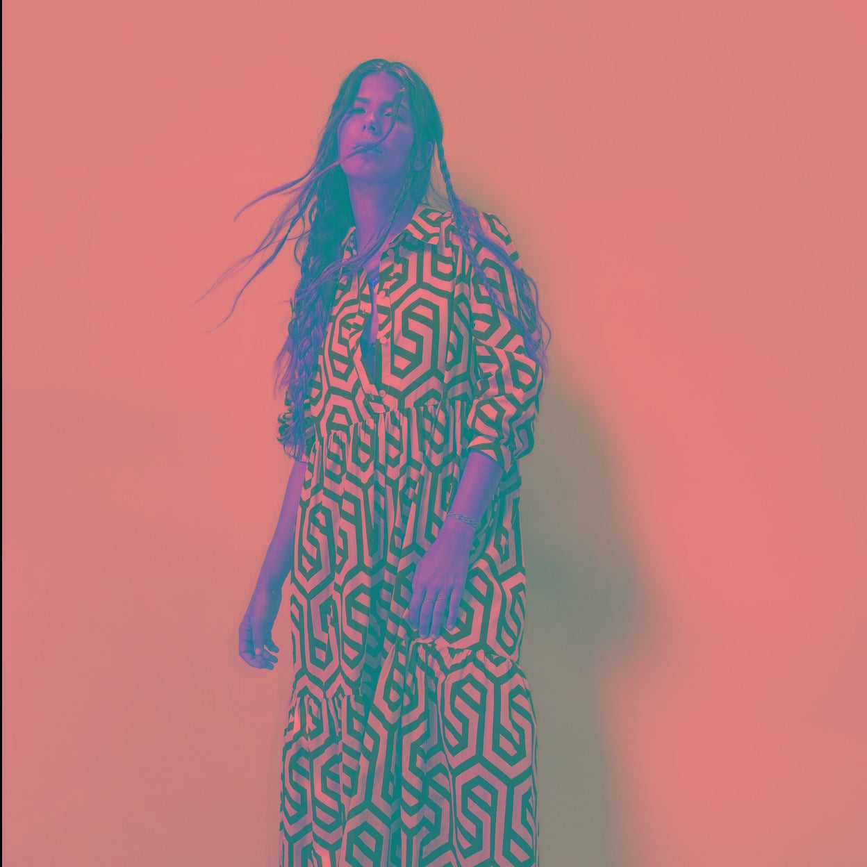 Vestido viral de Zara con estampado geométrico.