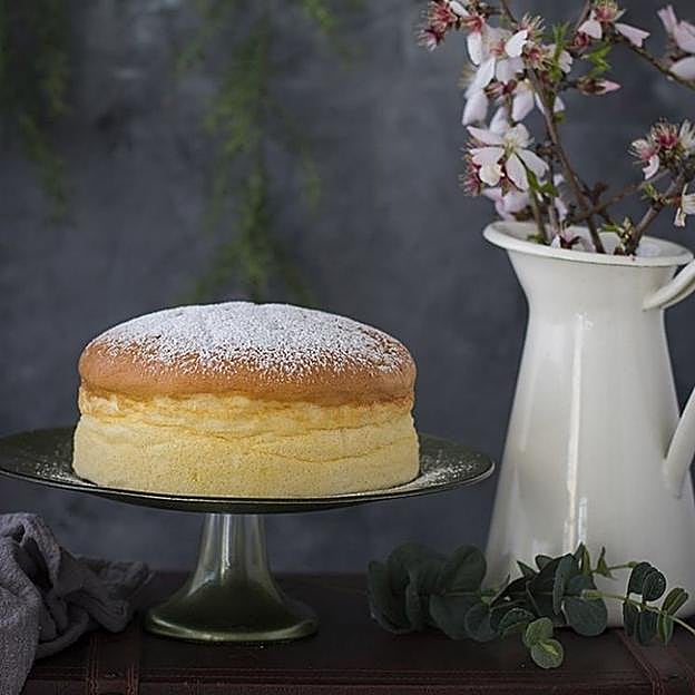Así se hace el bizcocho japonés que no engorda nada, la receta fácil que arrasa en TikTok e Instagram