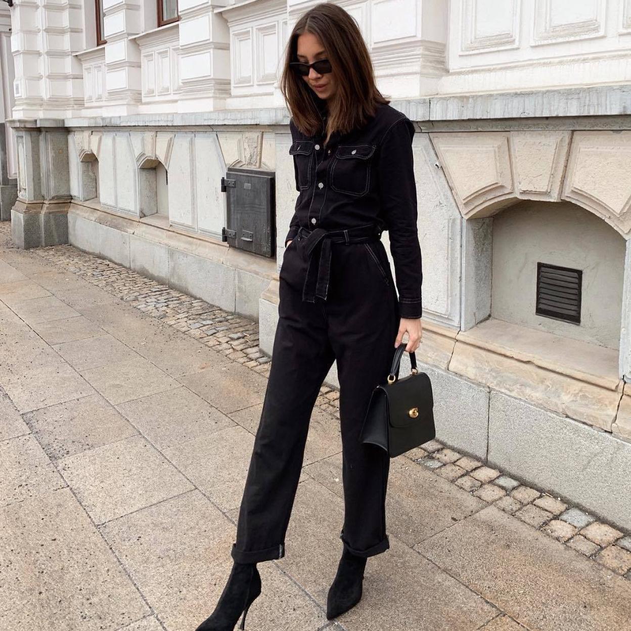 Los monos negros son una opción ideal para estar listas y estilosas en segundos