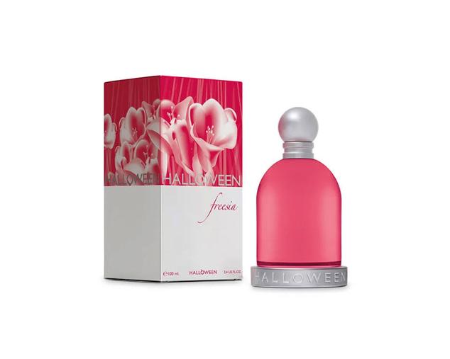 Freesia de Halloween es un perfume floral con notas de pera, grosellas negras, sándalo y almizcle.