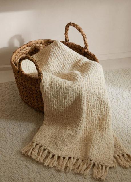 Imagen - Una manta en el salón siempre es necesaria para esos momentos de frío.