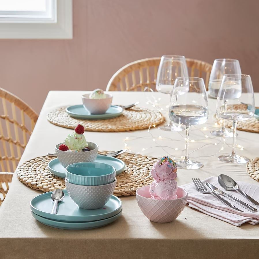 O estos manteles individuales, perfectos para vestir con un toque natural de plena tendencia tus mesas más bonitas. Cuestan 5 euros.  Cómpralo aquí