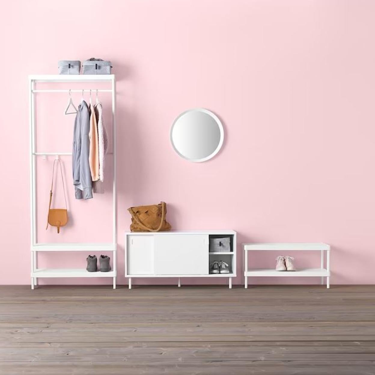 Los bancos siempre son una buena opción y más aún cuando encuentras el perfecto que encaja en cada rincón.