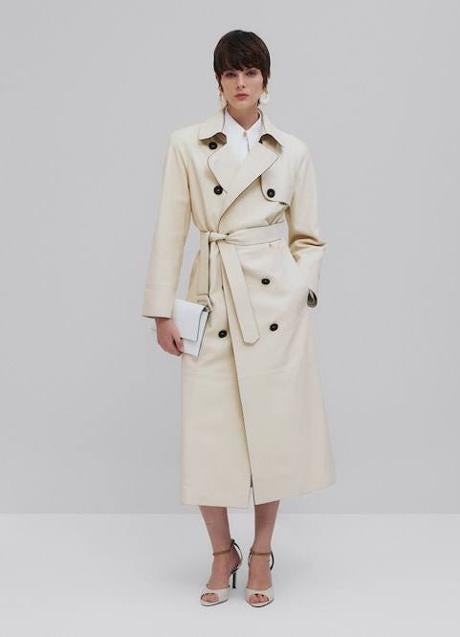 Imagen - La gabardina ha sido confeccionada con piel natural de cordero