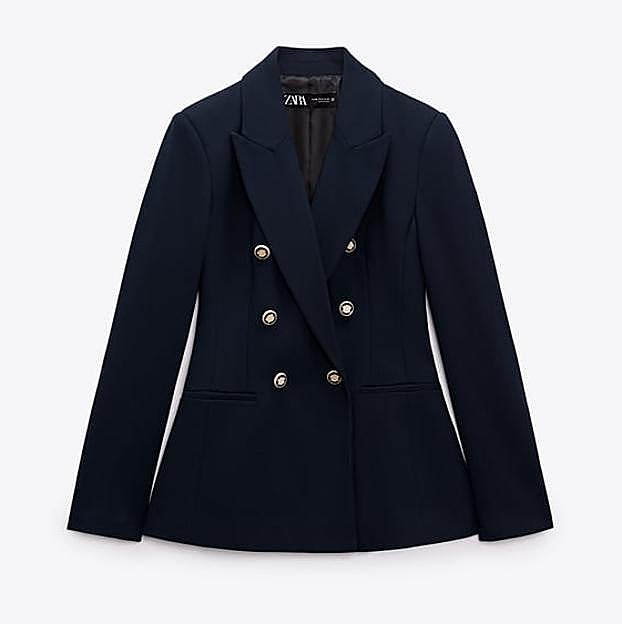 Imagen principal - Las prendas de Zara con las que copiar el look de Julianne Moore.