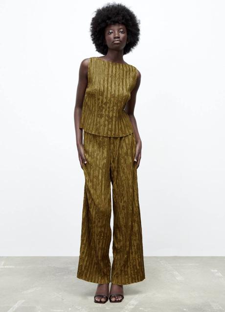 Imagen - Conjunto jacquard plisado en khaki de Zara