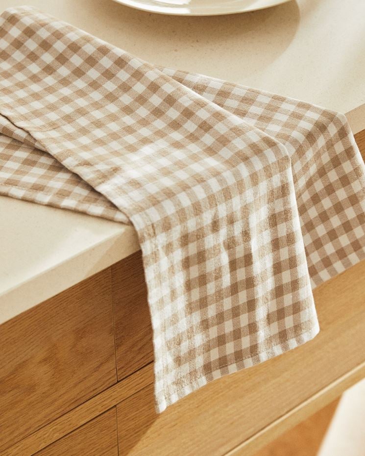 Estos pañuelos de cuadros son ideales para una cocina clásica.