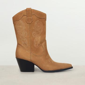 Imagen secundaria 1 - Las botas cowboy de Lefties están disponibles en tres colores.