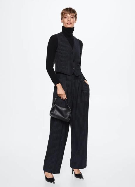 Imagen - Conjunto de chaleco y pantalón, de Mango.