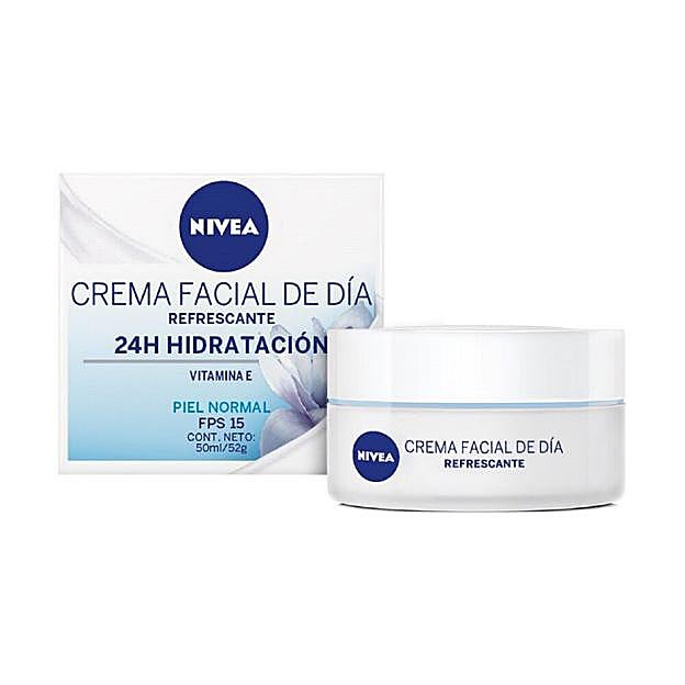 Nivea Crema de Día Refrescante con SPF 15.