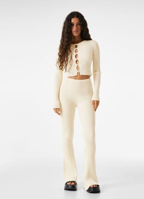 Imagen - Jersey cut cut de Bershka, 22,99€.