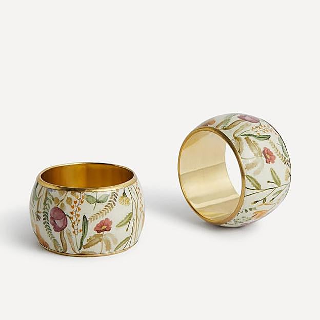 Dos servilleteros de la nueva colección de El Corte Inglés con motivos florales.