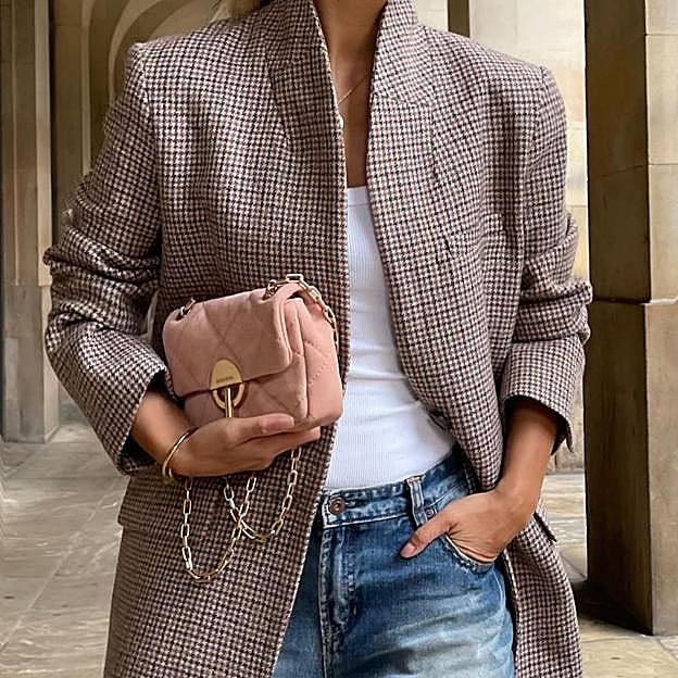 Imagen principal - La blazer de H&M que no puede faltar en tu armario.