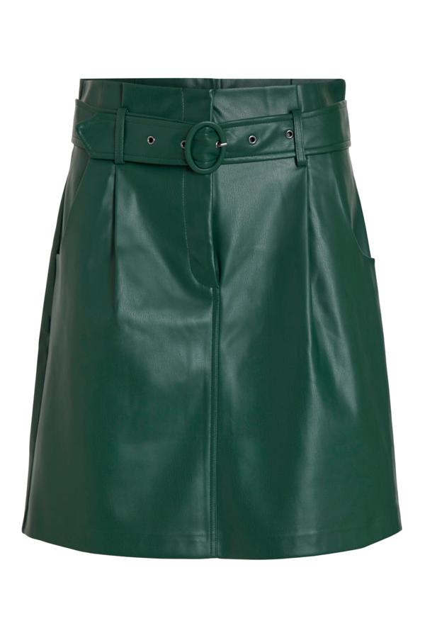 Falda efecto piel de tiro alto con cinturón confeccionado en el mismo tejido. Cuenta con una cremallera oculta en su respectiva tapeta. Es de Cortefiel. Precio: 49,99 €. 