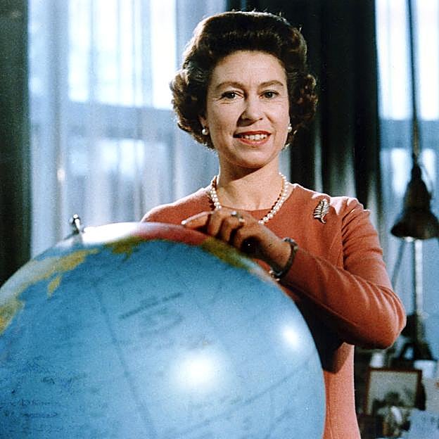 En qué se diferencian los tres lugares de entierro de la familia real británica: el cementerio real de Frogmore, la Cripta Real y la capilla de Jorge VI, donde se enterrará Isabel II