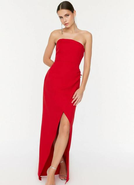 Imagen - Vestido rojo de palabra de honor de Zalando (59,99€)
