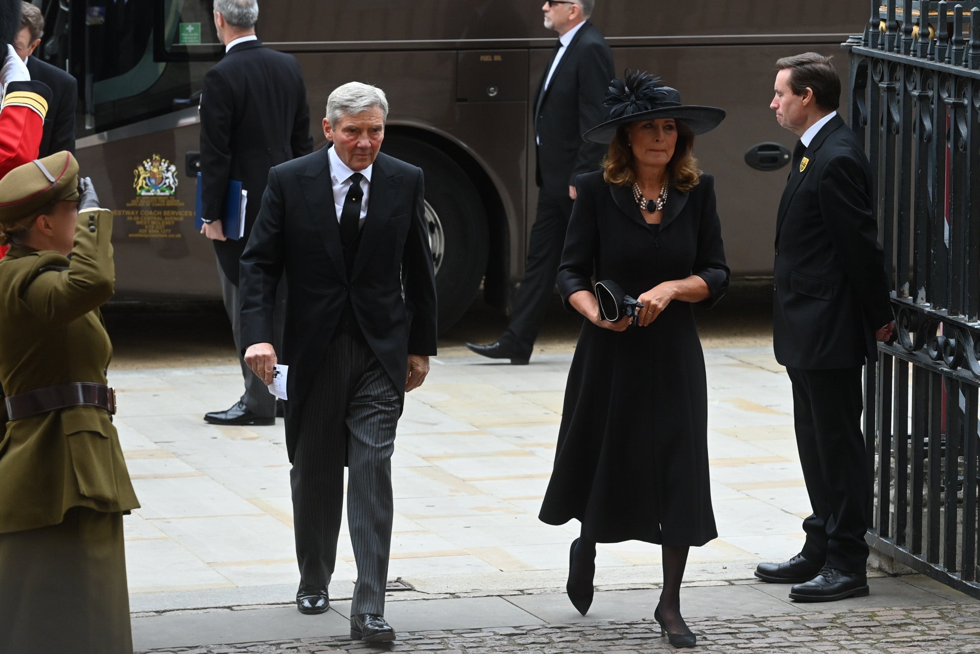 Carole y Michael Middleton, los padres de la princesa de Gales, a su llegada al funeral de Isabel II.