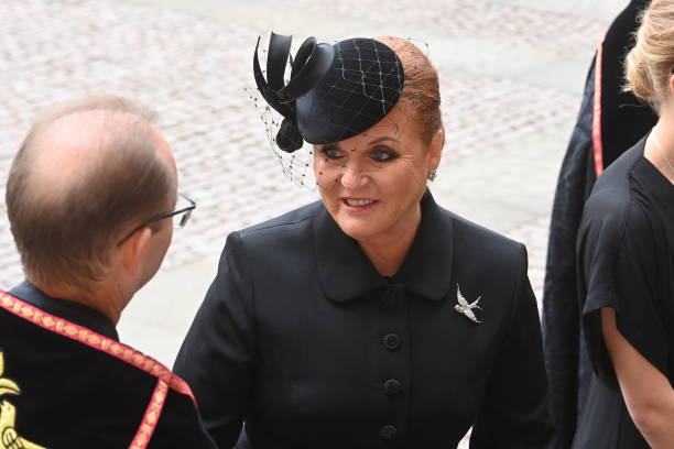 Sarah Ferguson, duquesa de York, a la llegada al funeral de la reina de Inglaterra.
