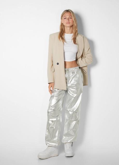 Imagen - Pantalón parachute metalizado en plata