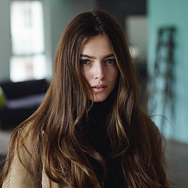 Este secador superventas lo tiene todo: cinco accesorios antiencrespamiento para el pelo rizado (o liso)