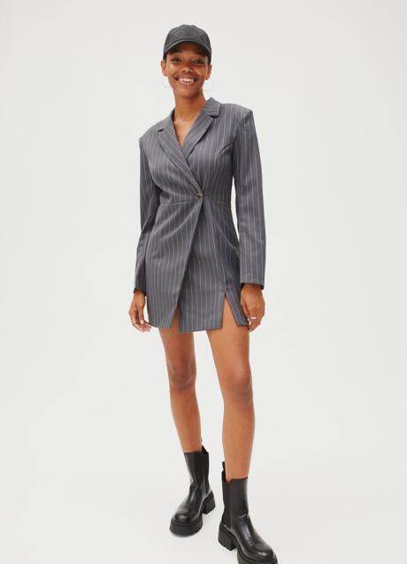 Imagen - Vestido blazer de sarga de H&M, 34,99€.