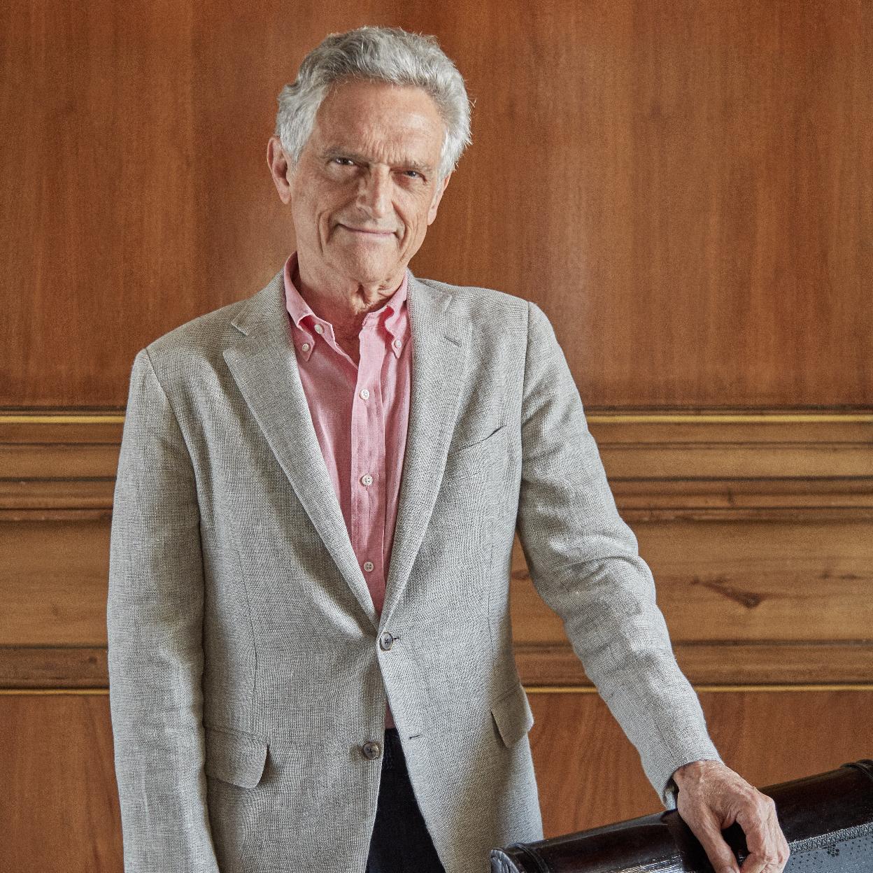 Luis Rojas Marcos es el psquiatra y autor del libro Estar bien aquí y ahora. 