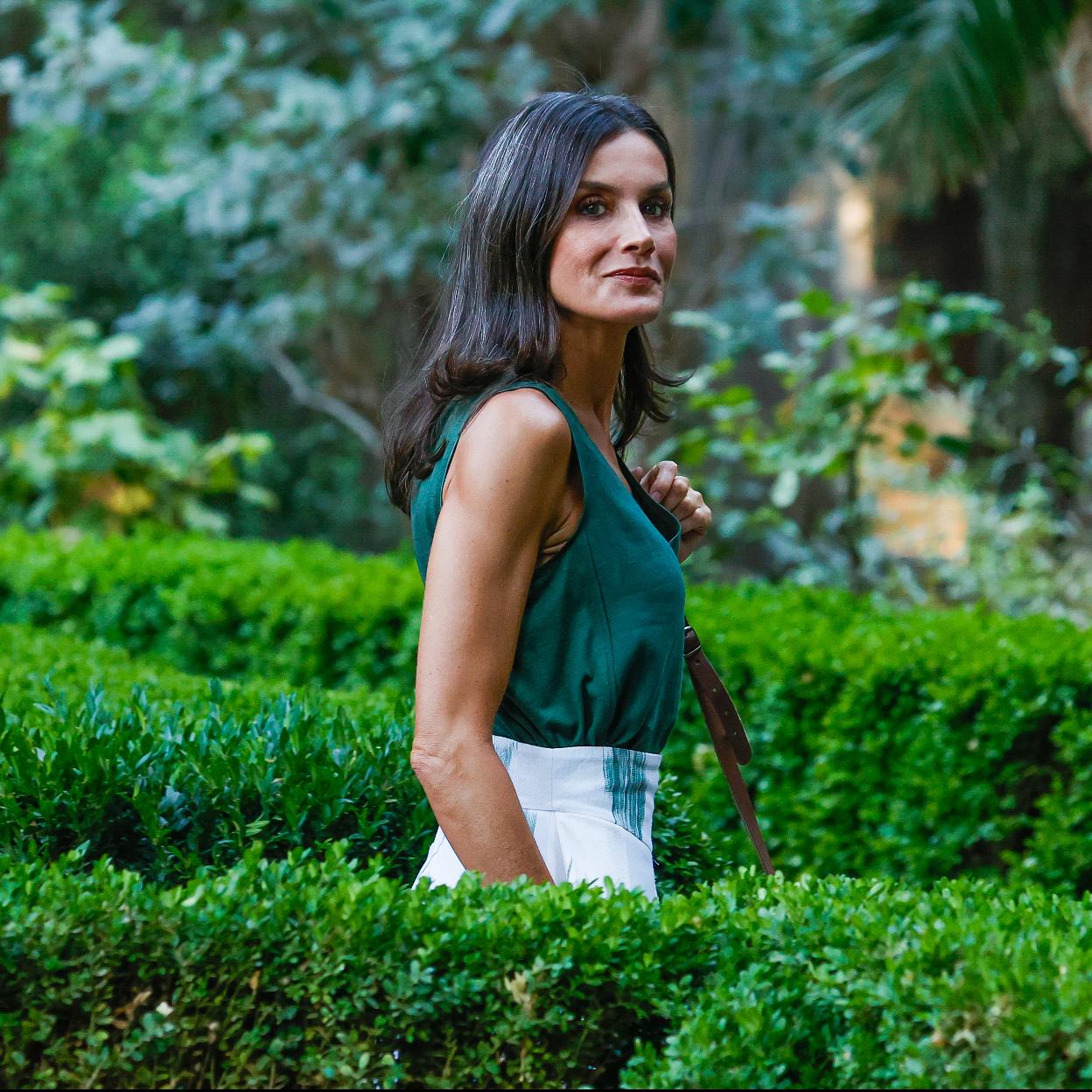 La reina Letizia durante una visita a Cartuja de Valdemossa.