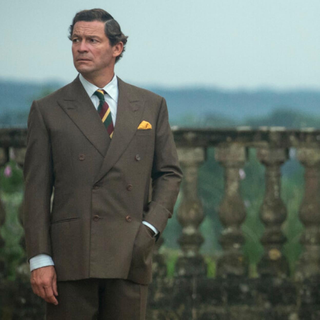 Dominic West representa al futuro rey Carlos III en The Crown.