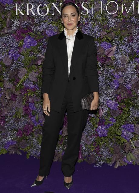 Imagen - Tamara Falcó llevó un traje negro con camisa blanca. / GTRES