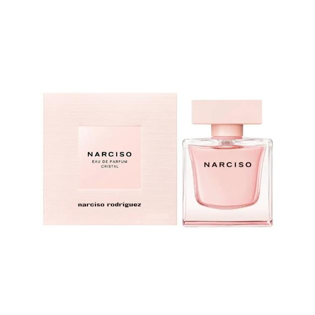Este nuevo perfume femenino captura la esencia de la luz interior a través de sus radiantes notas de salida, su corazón puro y delicado y sus sensuales notas de fondo. Mientras la fragancia se reaviva, un halo resplandeciente de bergamota ilumina los suaves pétalos de flores, un exuberante ramo de rosa reciclada y acuerdos florales blancos. El almizcle se realza con elegantes facetas amaderadas y ambarinas de madera de cedro y cachemira, que aportan a la fragancia una estela misteriosa y difusa. Precio (frasco 50 ml): 78,99 euros en Sephora. Cómpralo aquí