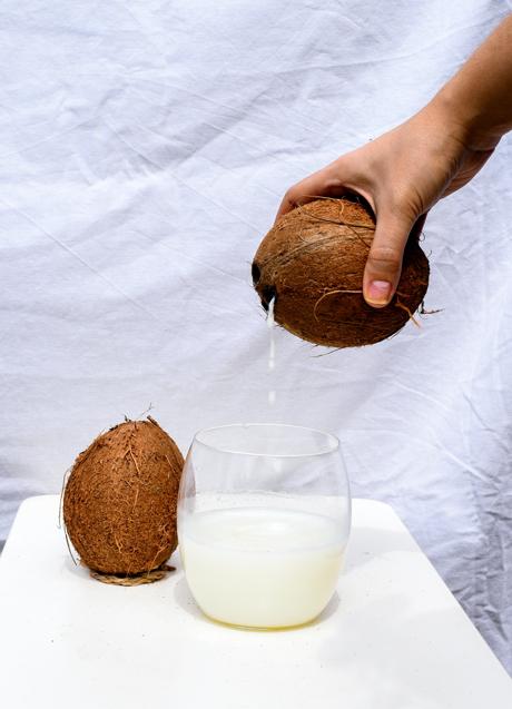 Imagen - Agua de coco / Foto de elif tekkaya en Pexels