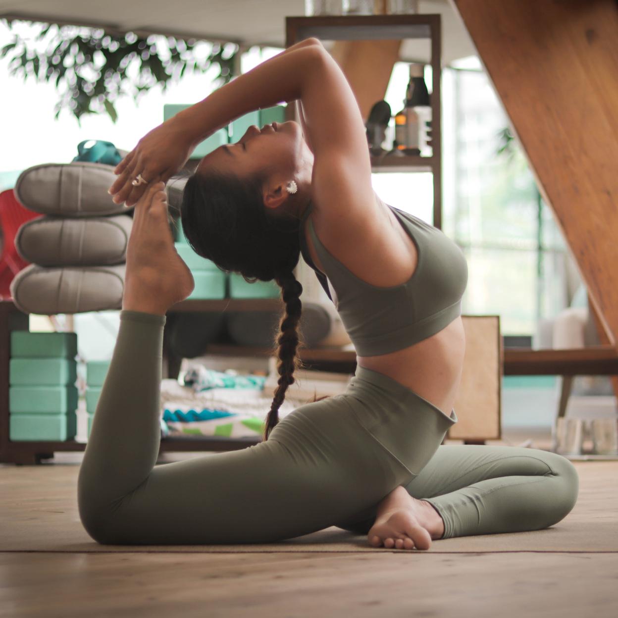 El Pilates y el Yoga son dos modalidades diferentes que trabajan partes distintas del cuerpo.