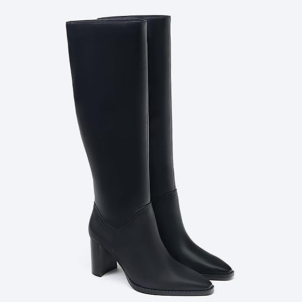 Bota alta con tacón cómodo de Lefties (39,99 euros),