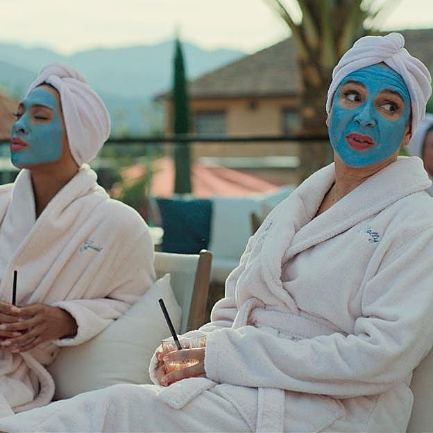 Maya Rudolph en la serie Loot (Apple TV+), inspirada en el divorcio de Mackenzie Bezos.