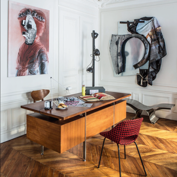 Imagen secundaria 1 - Librería, despacho y mesa con vajilla de Vista Alegre.