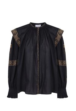 Imagen secundaria 2 - Blusa en verde militar, de Pomandère; blusa retro de Cyrana y blusa con bordados de Antik Batik. 